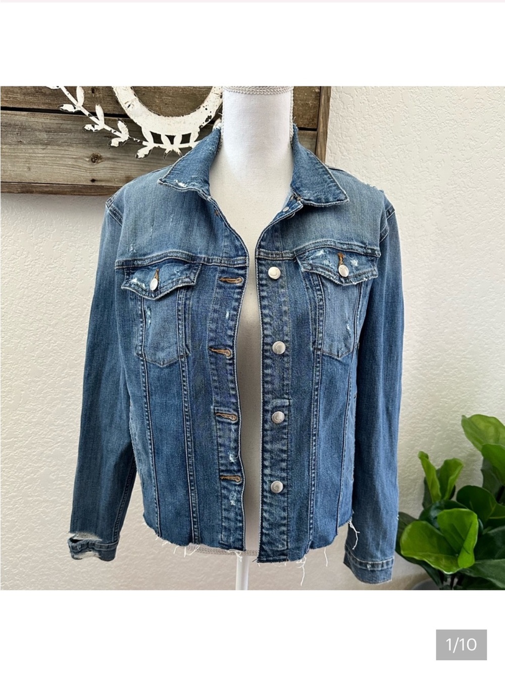 Joe’s Jeans stretch denim distressed jean jacket raw hem size M‎